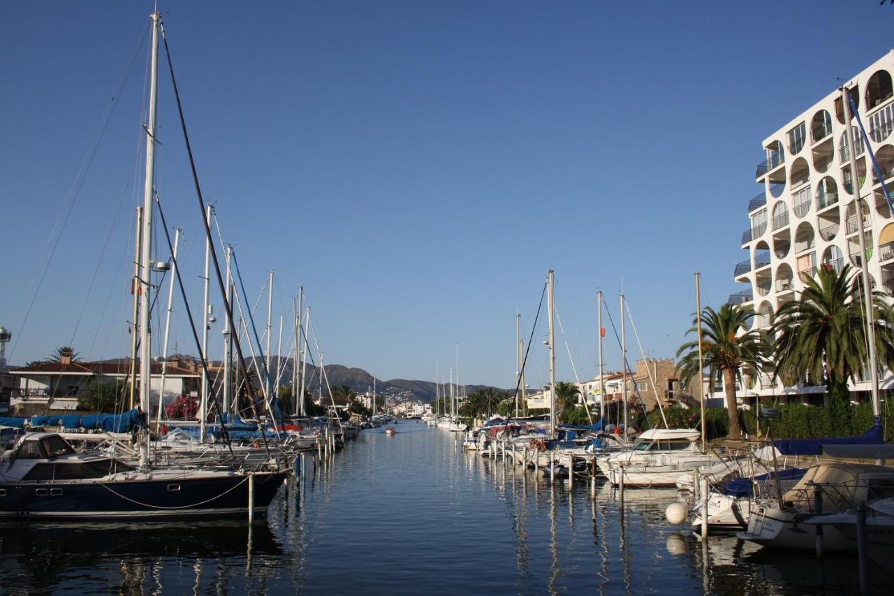 Empuriabrava Apartaments No 5 Екстер'єр фото
